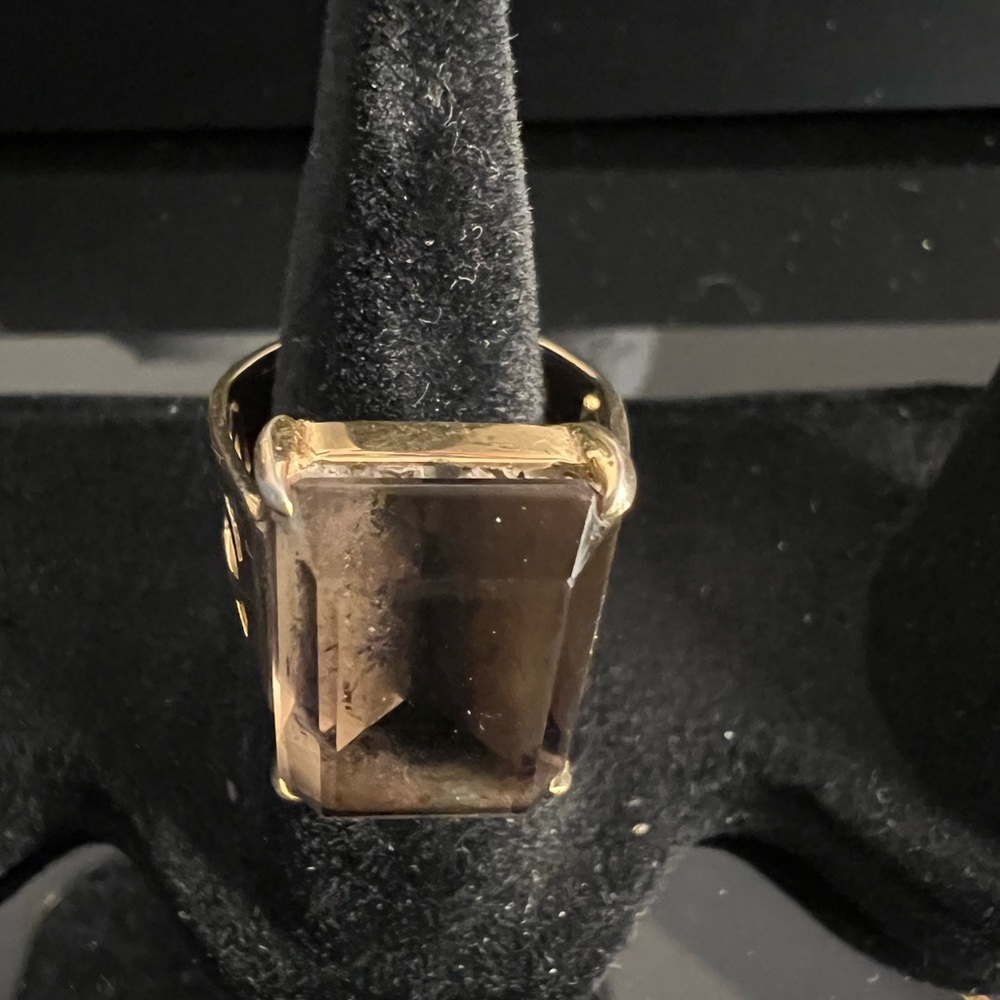 Gorgeous light brown stone stamped 700